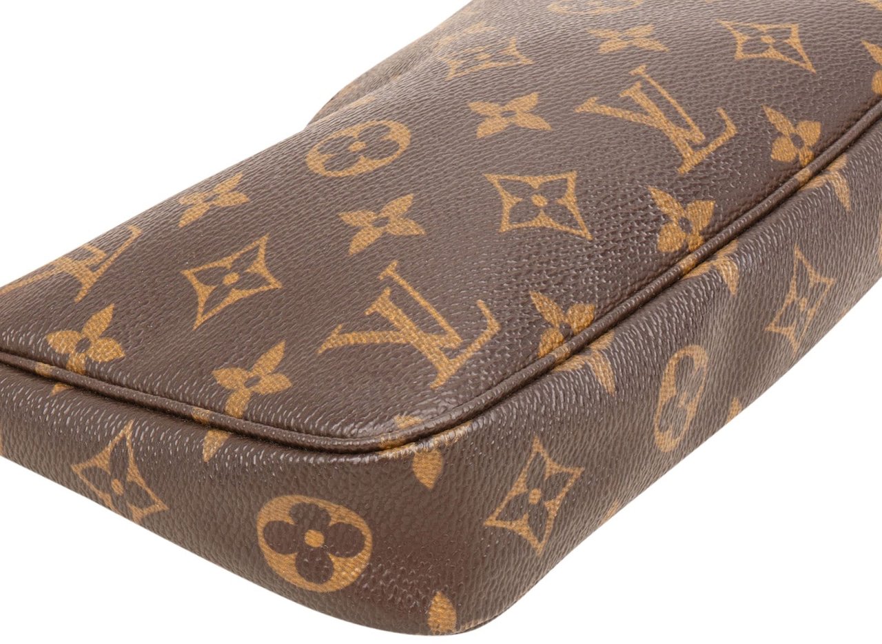 Louis Vuitton Monogram Canvas Pochette Accessoires Handbag Bruin