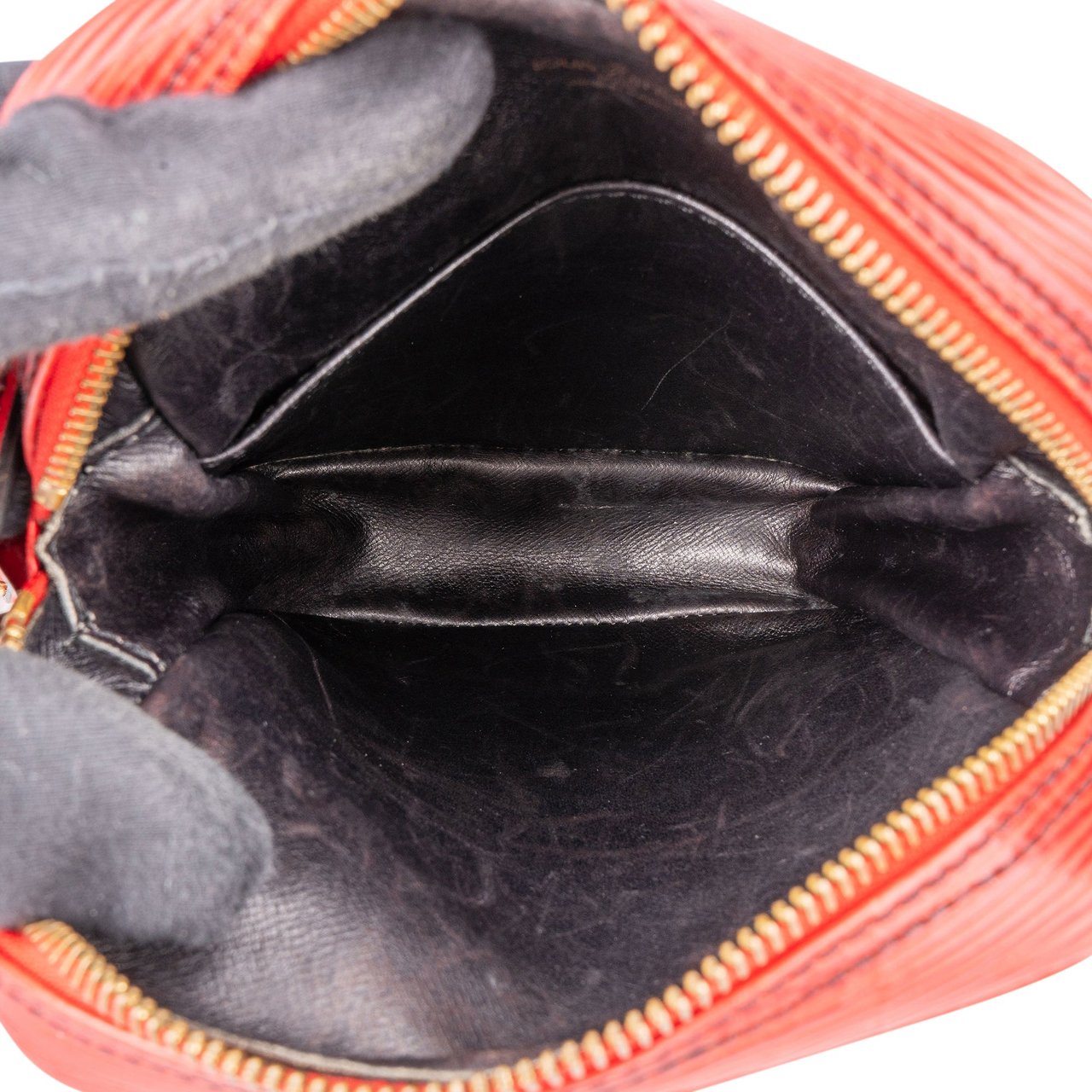 Louis Vuitton Rouge Epi Leather Danube Crossbody Bag Rood