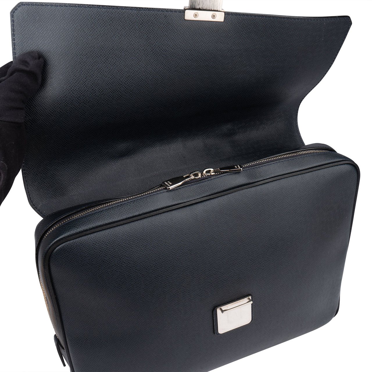 Louis Vuitton Louis Vuitton Blue Taiga Leather Vassili PM Business Handbag Blauw