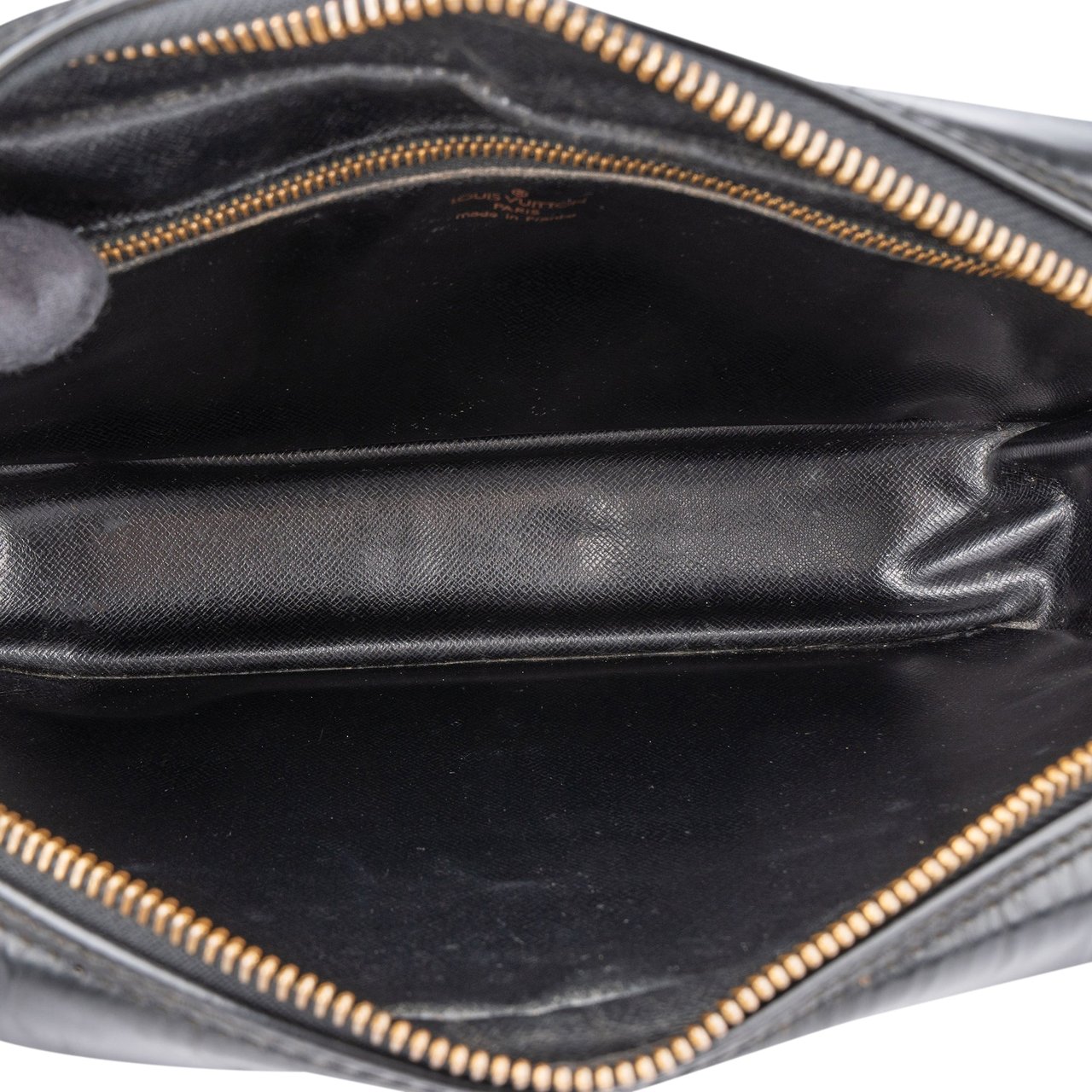 Louis Vuitton Louis Vuitton Noir Epi Leather Trocadero 27 Crossbody Bag Zwart