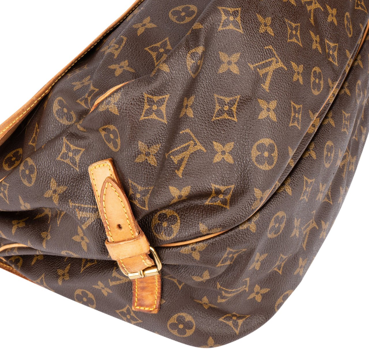 Louis Vuitton Louis Vuitton Canvas Monogram Saumur 35 Crossbody Bag Bruin