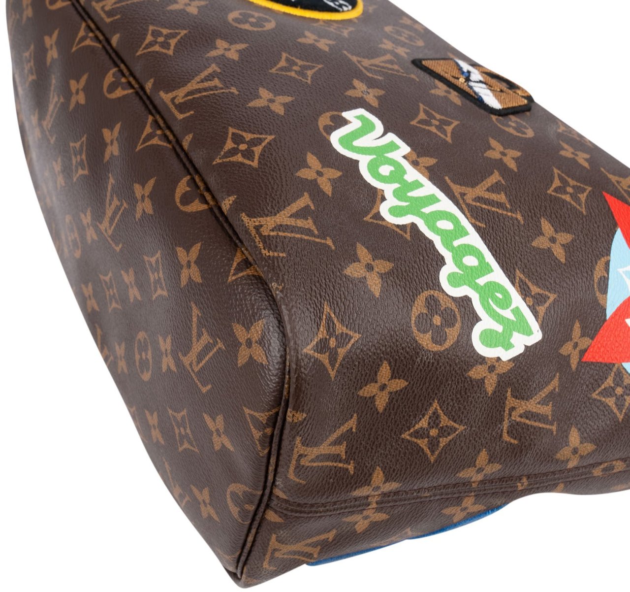 Louis Vuitton Monogram Canvas Illustre LV World Neverfull MM Shoulder Bag Bruin