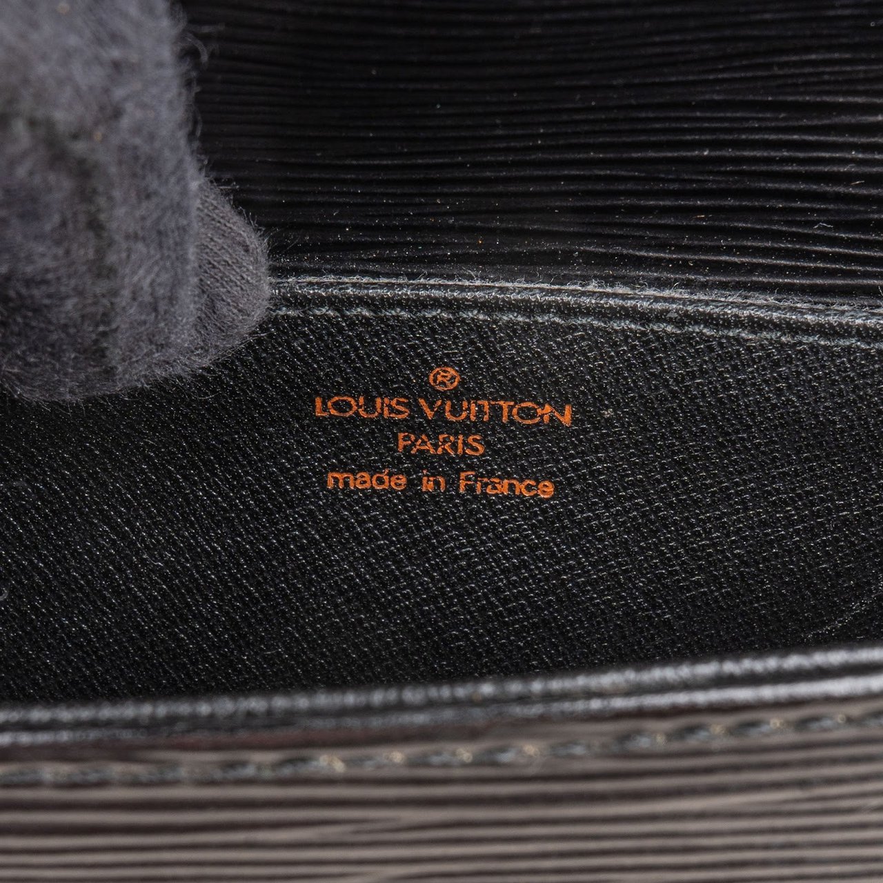 Louis Vuitton Noir Epi Leather Saint Cloud PM Crossbody Bag Zwart