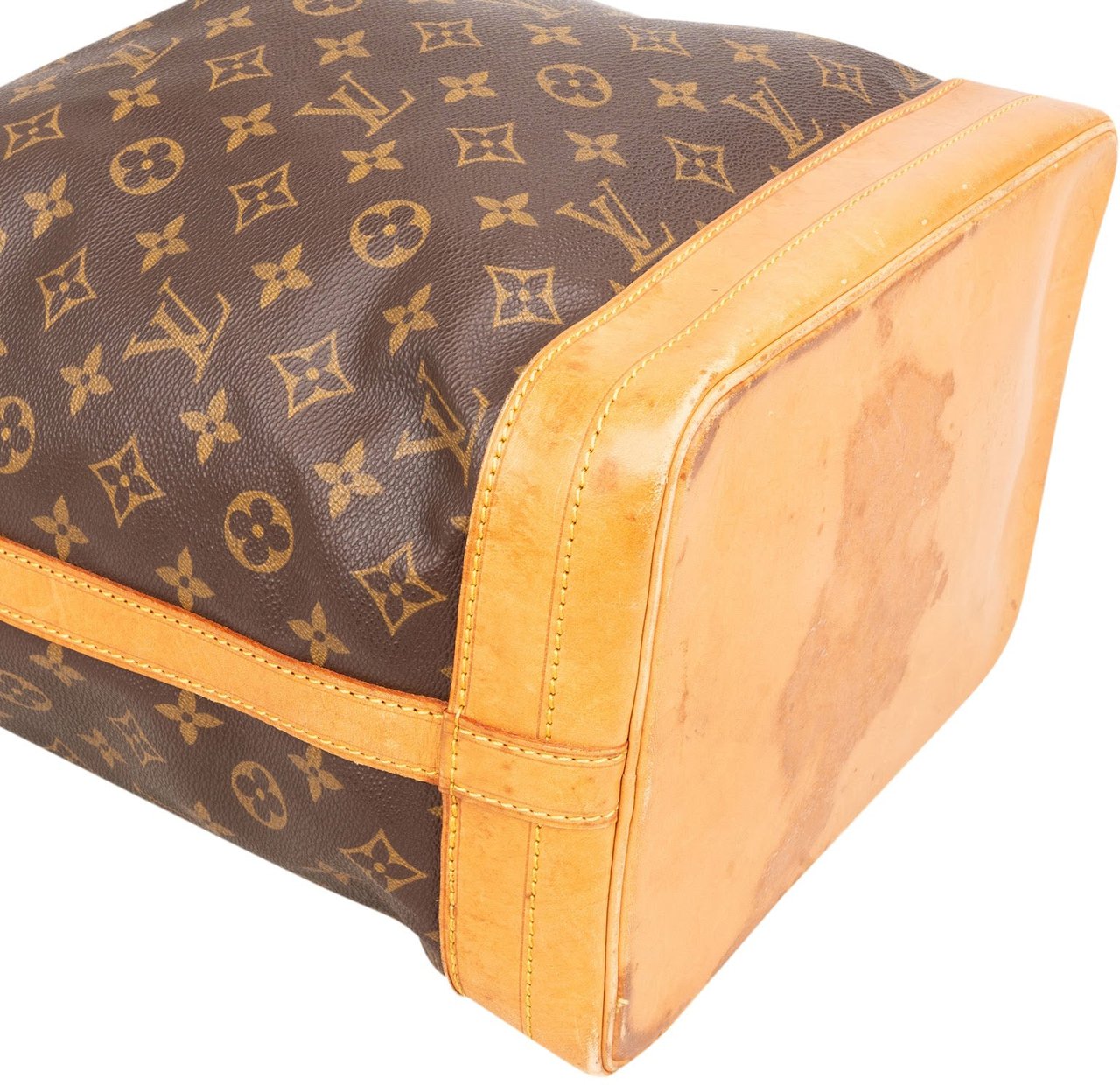 Louis Vuitton Monogram Canvas Sac Noé Grande Shoulder Bag Bruin