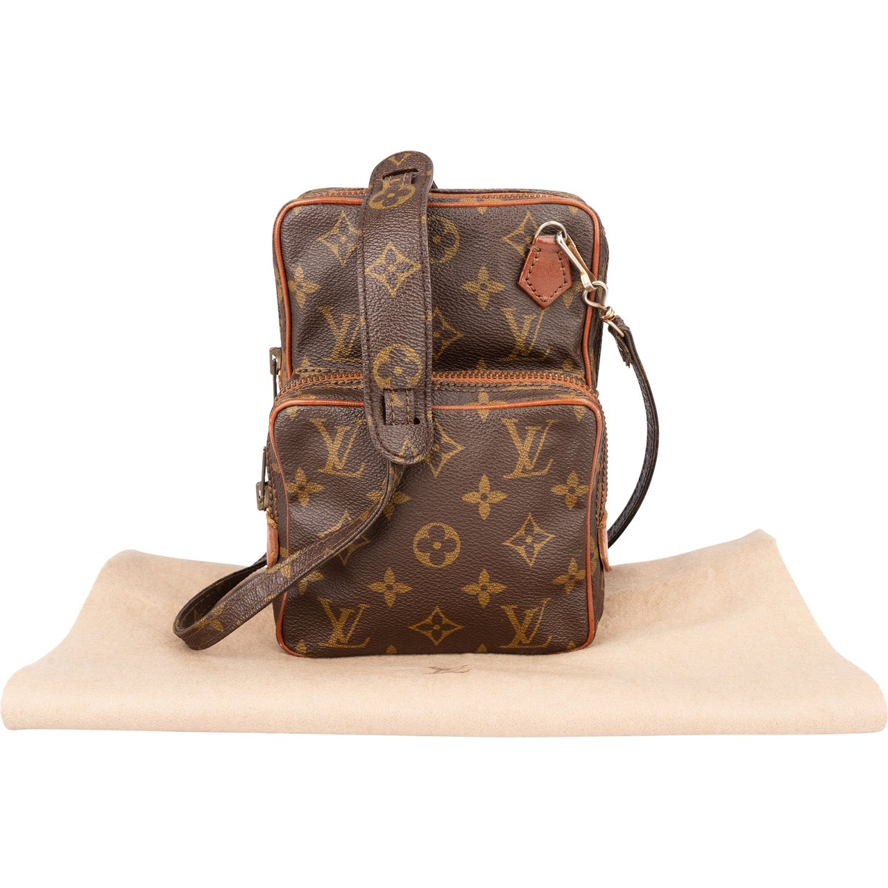Louis Vuitton Louis Vuitton Canvas Monogram Amazone Crossbody Bag Bruin