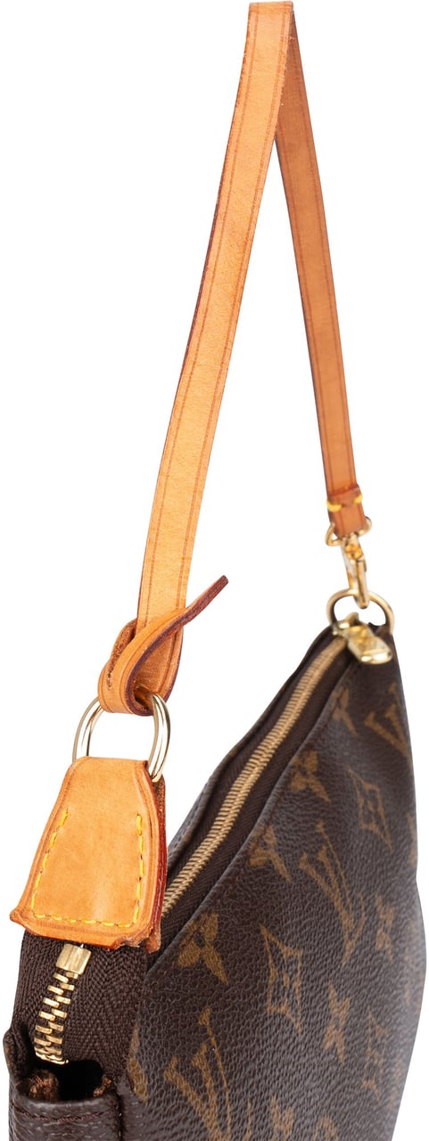 Louis Vuitton Louis Vuitton Canvas Monogram Pochette Accessoire Handbag Bruin
