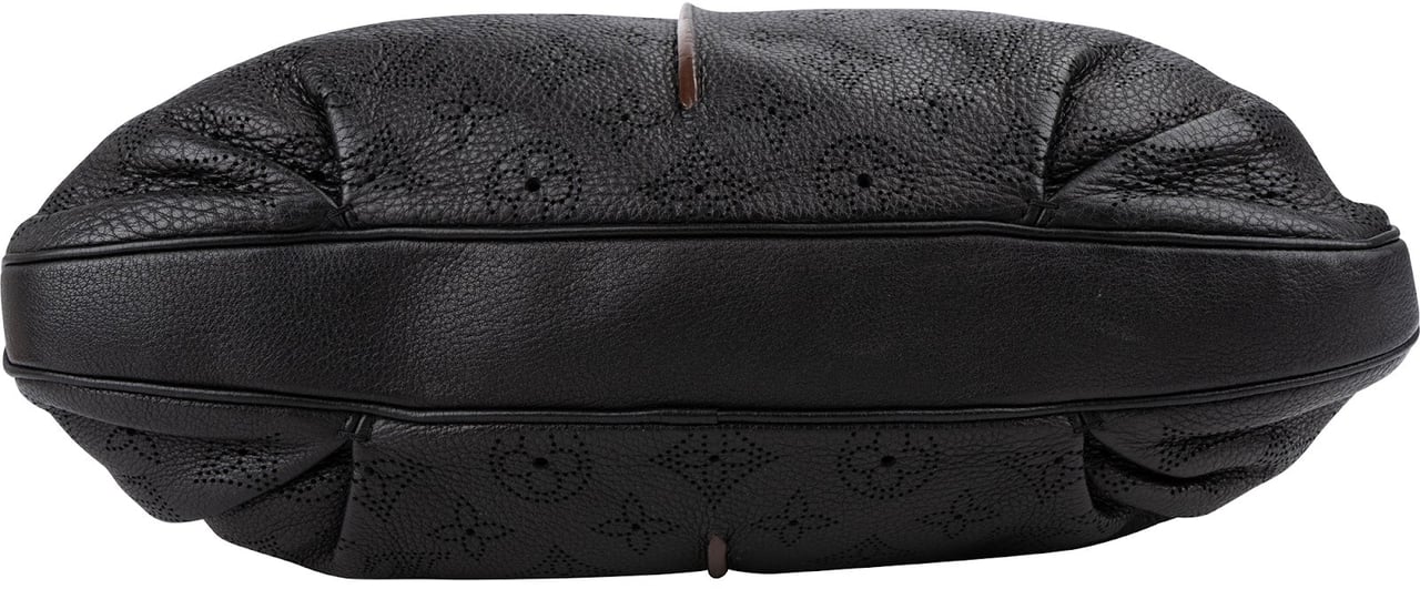 Louis Vuitton Monogram Mahina Leather Selene MM Shoulder Bag Zwart