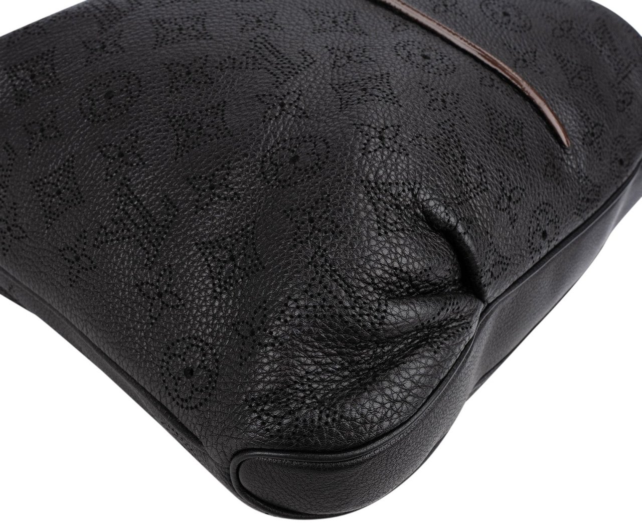 Louis Vuitton Monogram Mahina Leather Selene MM Shoulder Bag Zwart