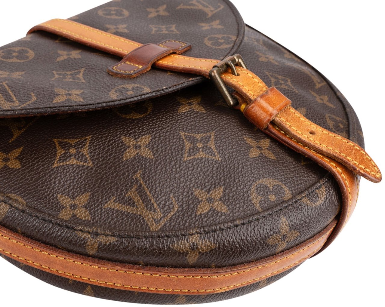 Louis Vuitton Monogram Canvas Chantilly MM Crossbody Bag Bruin
