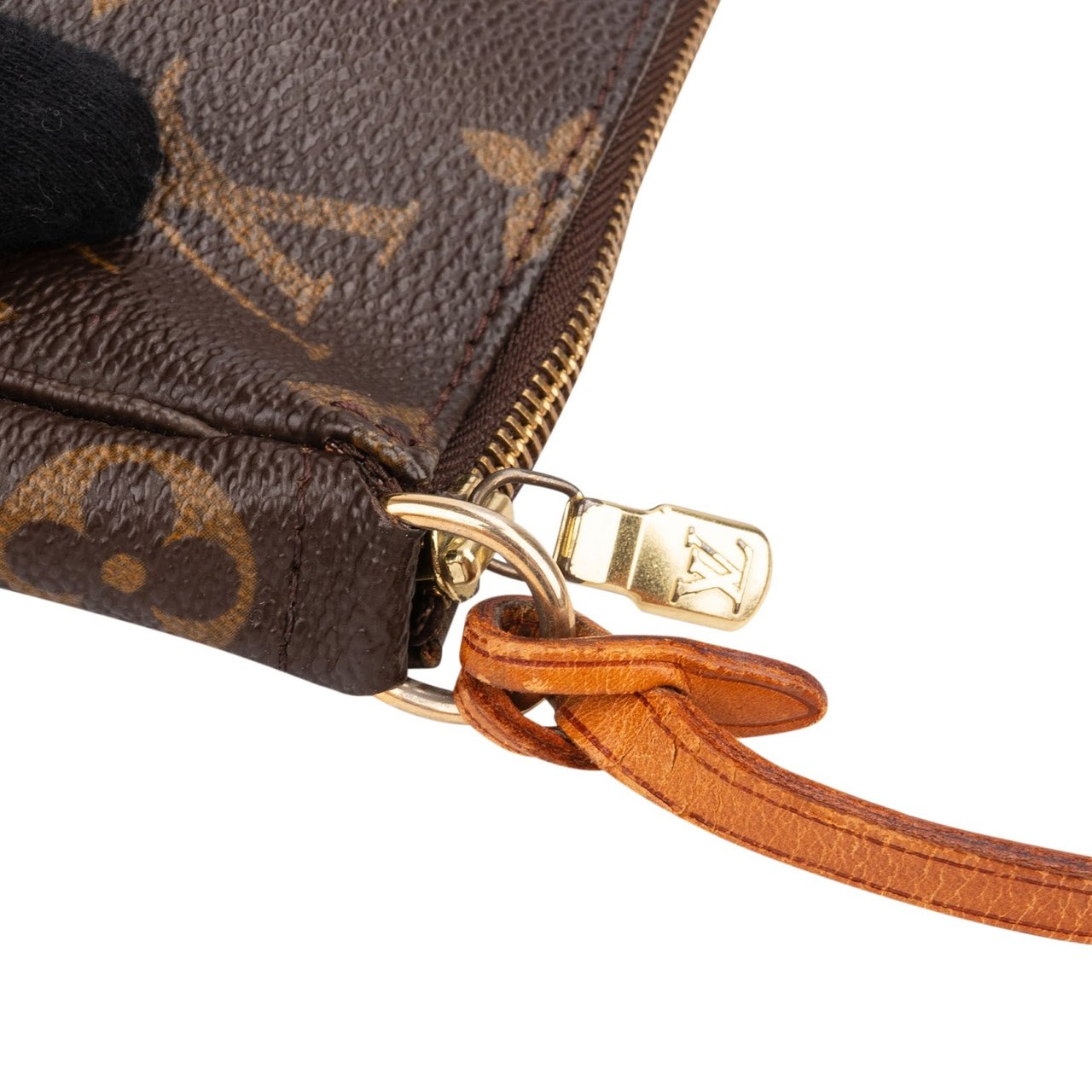 Louis Vuitton Monogram Canvas Pochette Accessoires Handbag Bruin