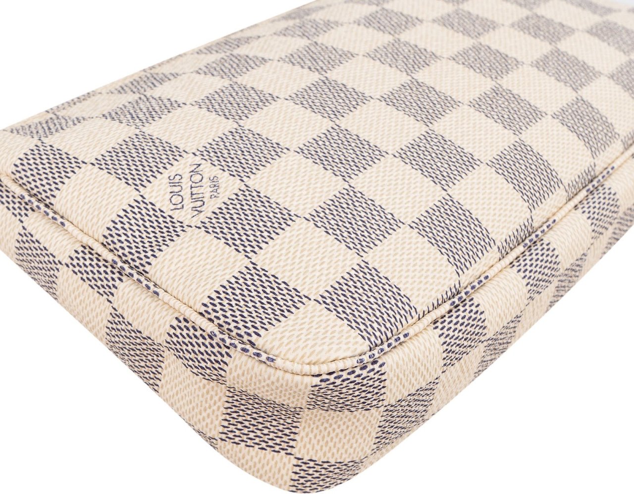 Louis Vuitton Monogram Damier Azur Pochette Accessoires Handbag Wit
