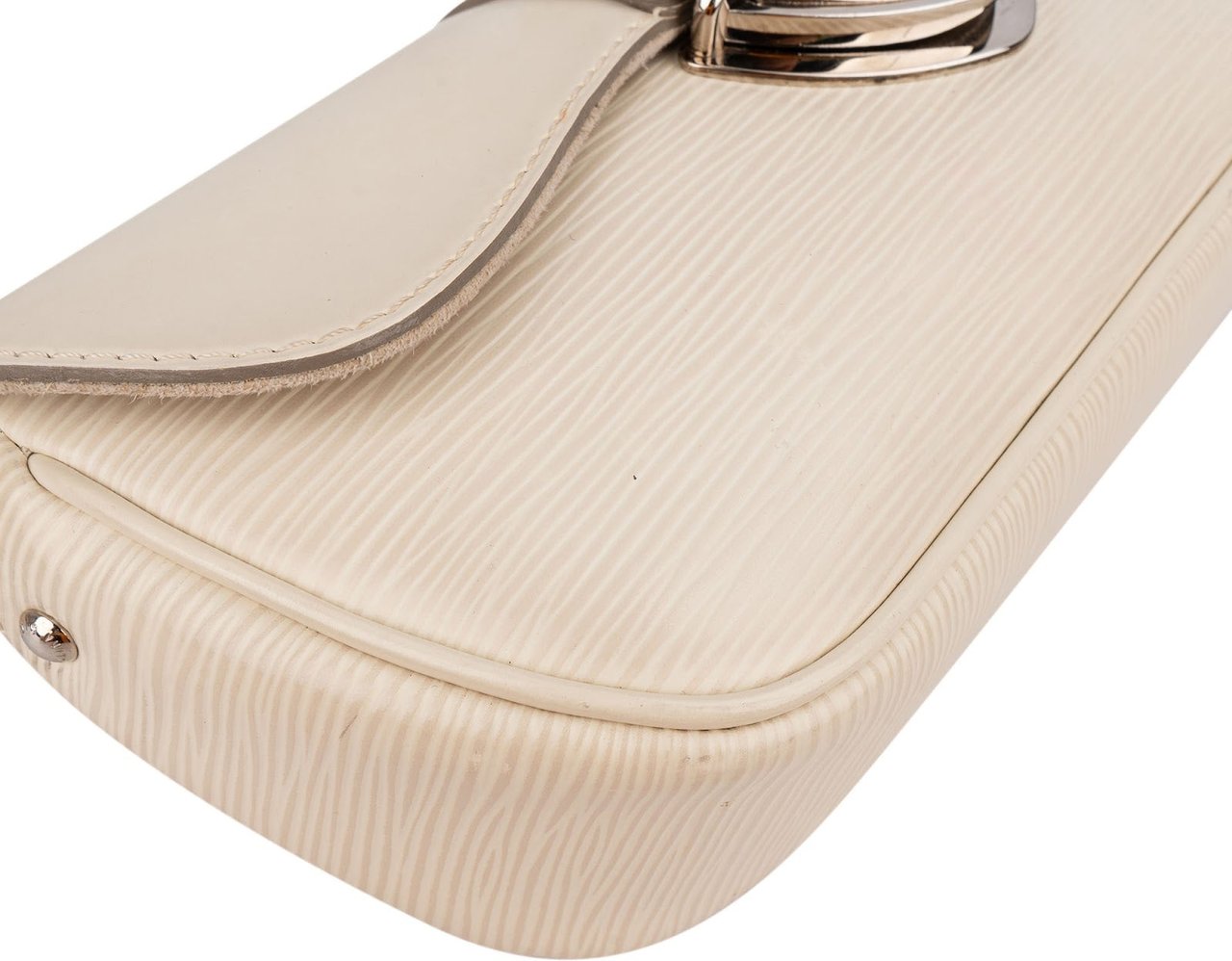 Louis Vuitton White Epi Leather Montaigne Clutch Shoulder Bag Divers