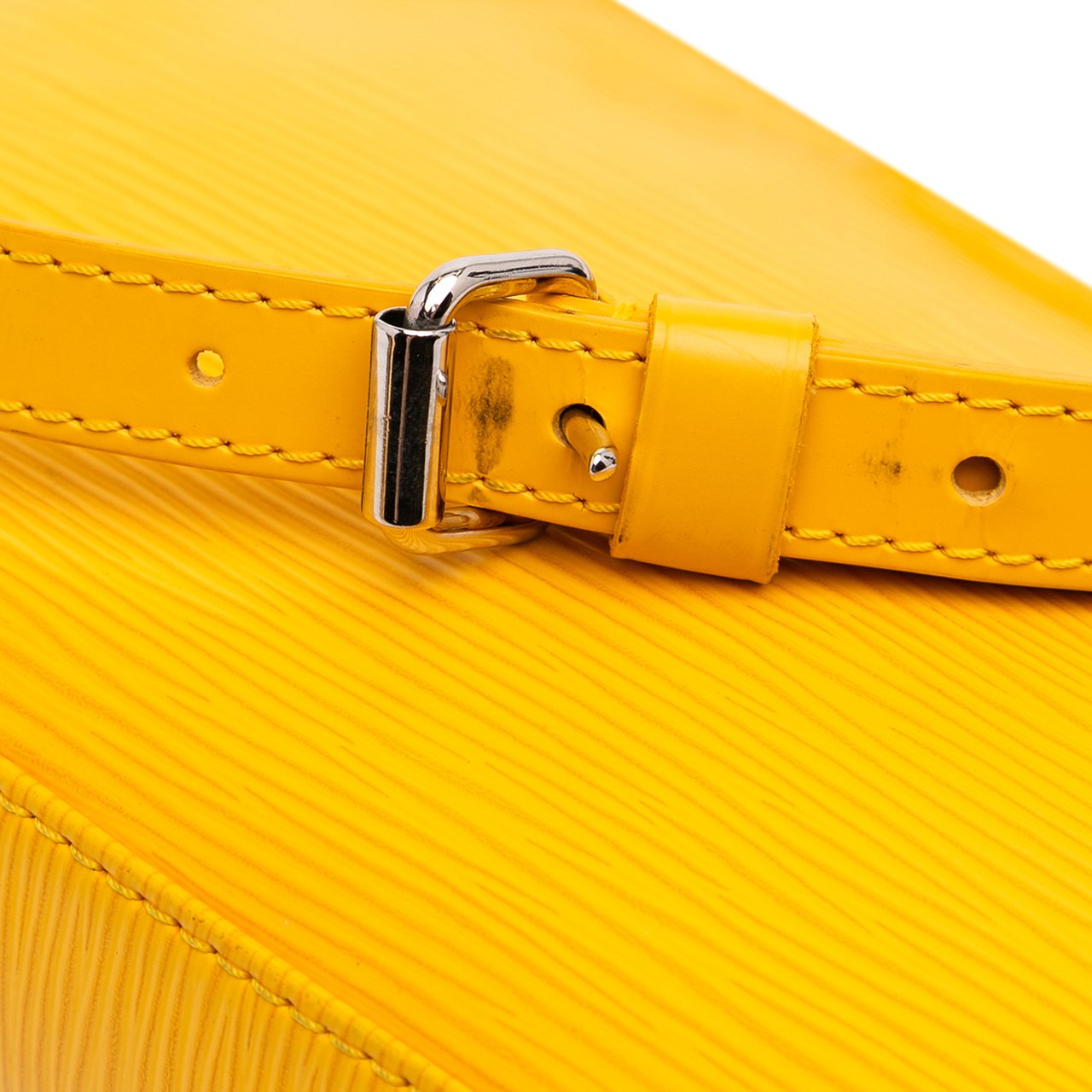Louis Vuitton Epi Pochette Accessoires Geel