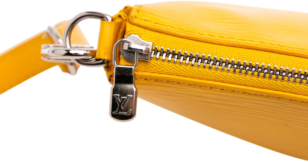 Louis Vuitton Epi Pochette Accessoires Geel