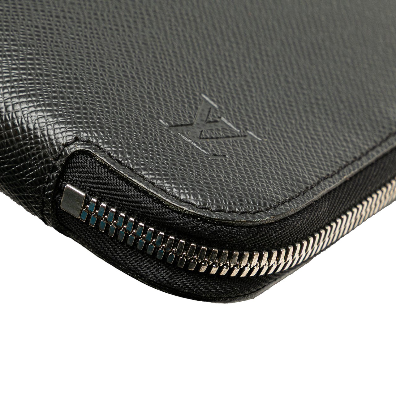 Louis Vuitton Taiga Vladimir Portfolio Zwart