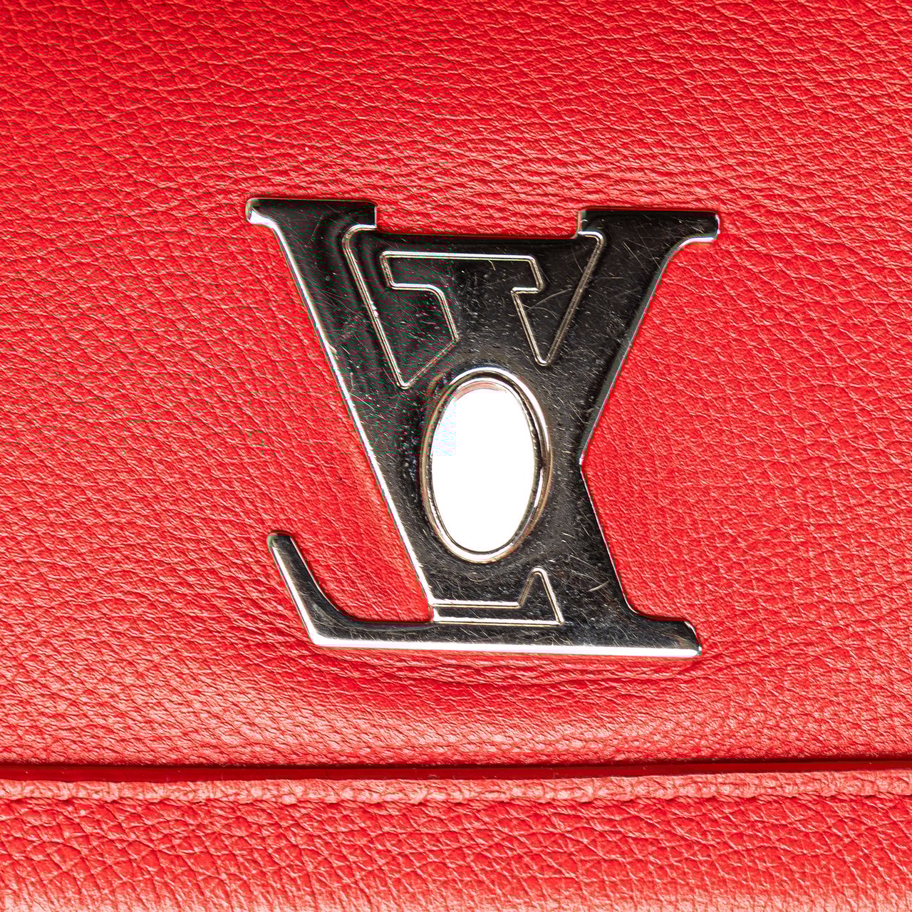 Louis Vuitton Leather Lockme II BB Rood