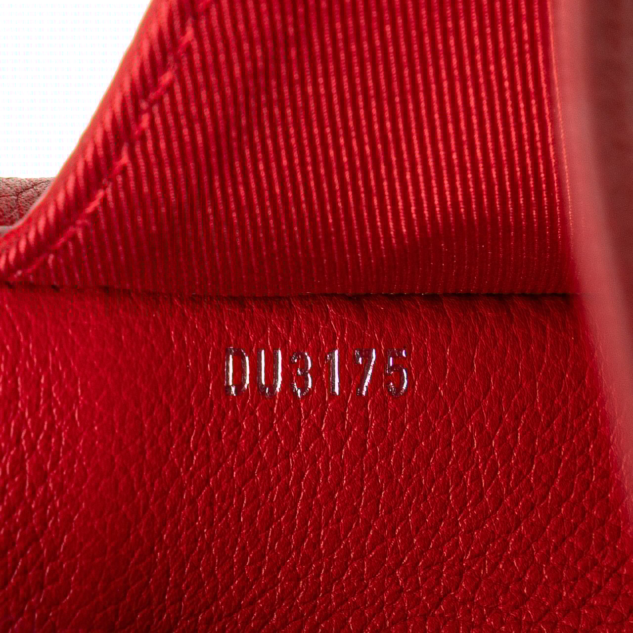Louis Vuitton Leather Lockme II BB Rood