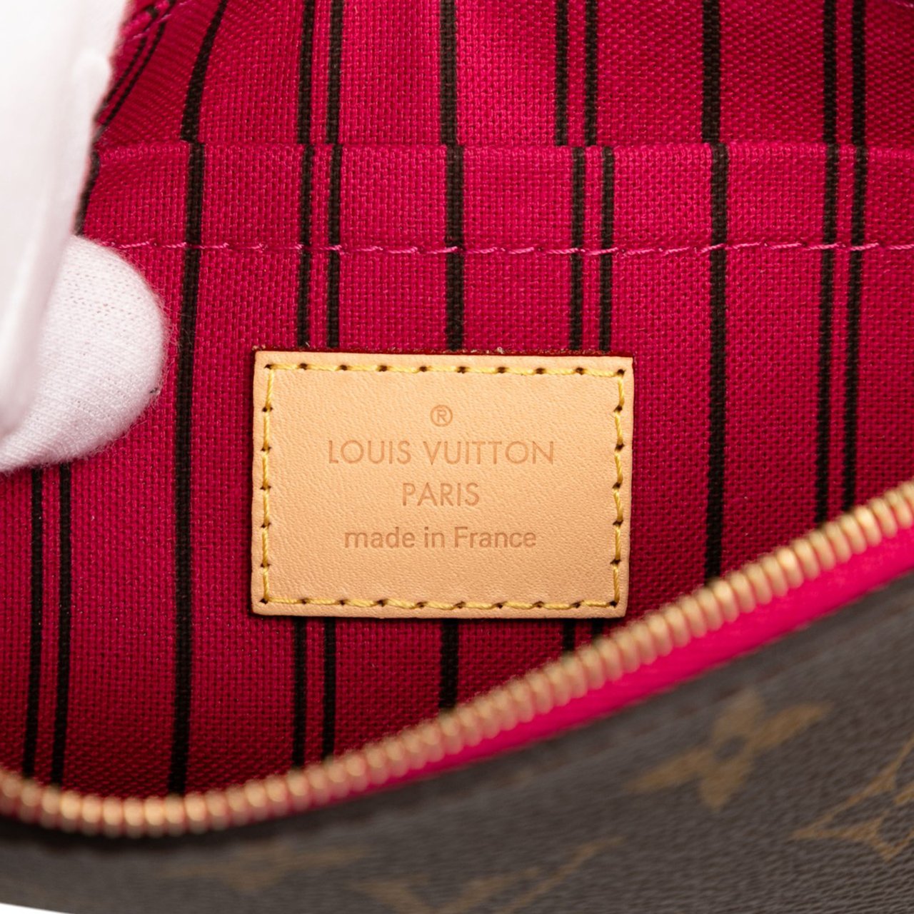 Louis Vuitton Monogram Neverfull Pouch Bruin