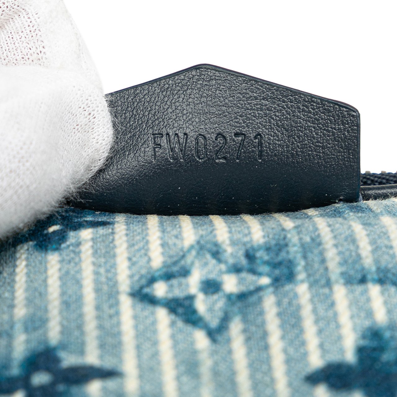 Louis Vuitton Monogram Denim Watercolor Hickory Stripes Outdoor Pouch Blauw