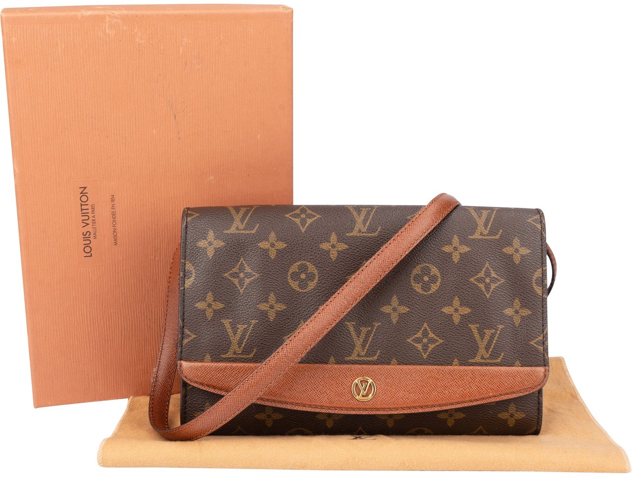 Louis Vuitton Louis Vuitton Canvas Monogram Bordeaux Crossbody Bag Bruin