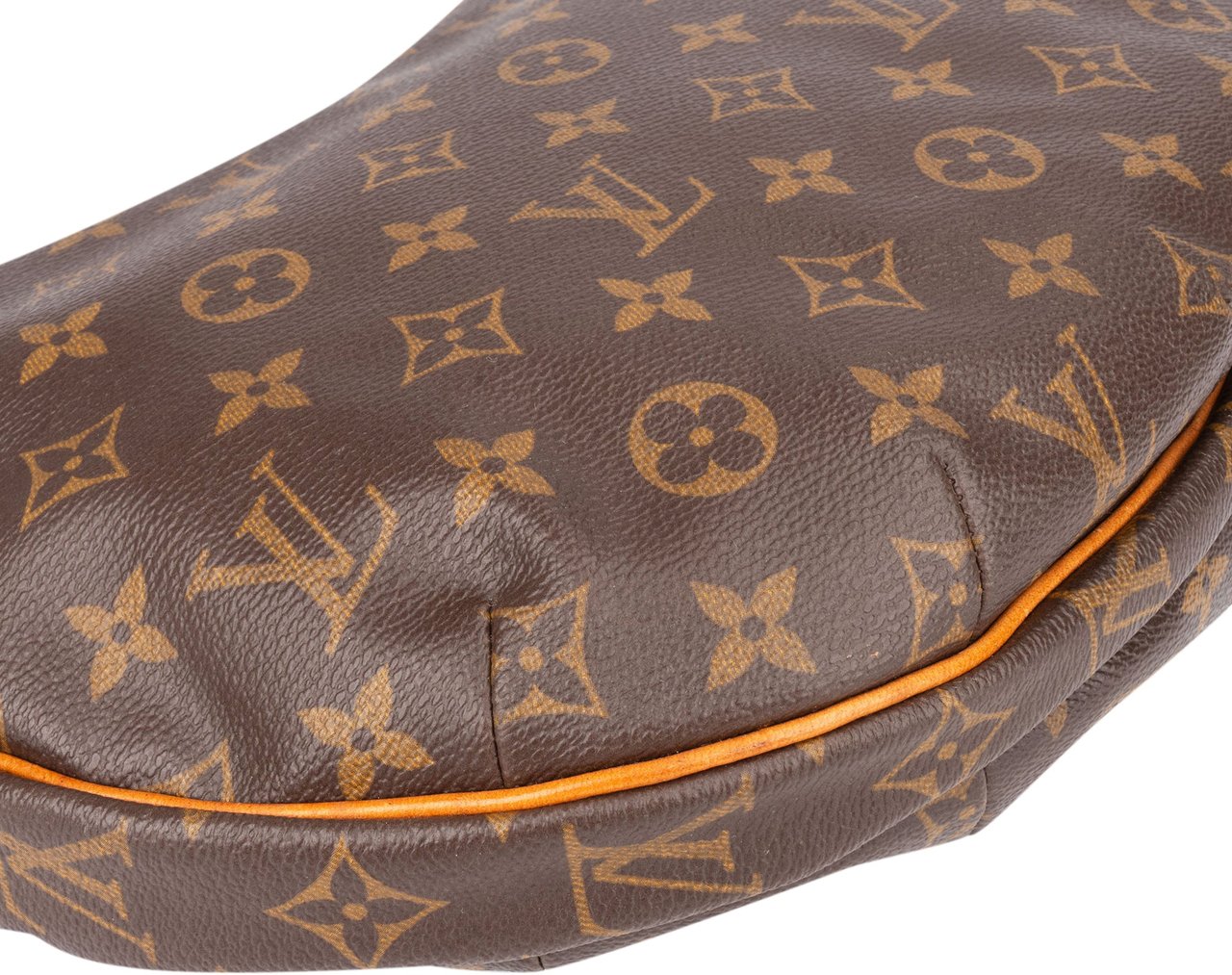 Louis Vuitton Louis Vuitton Canvas Monogram Croissant MM Shoulder Bag Bruin