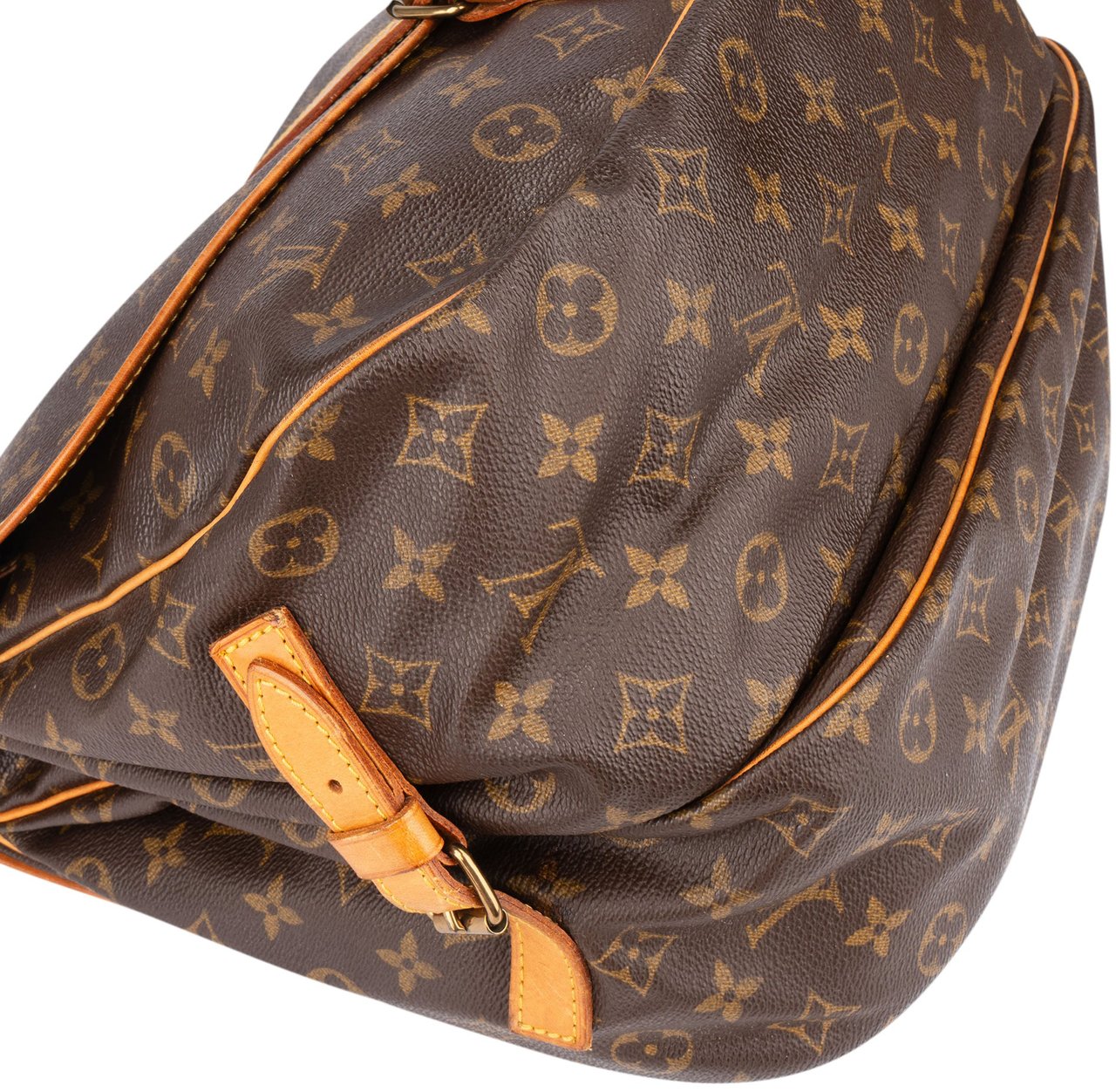 Louis Vuitton Louis Vuitton Canvas Monogram Saumur 35 Crossbody Bag Bruin