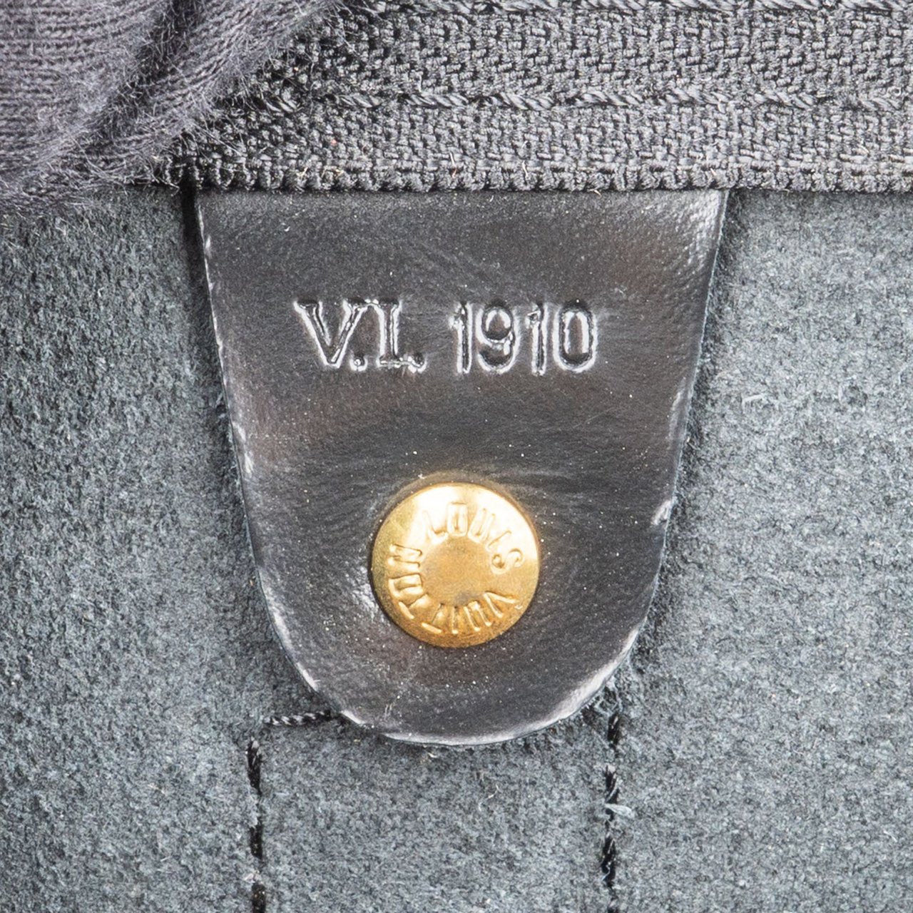 Louis Vuitton Louis Vuitton Noir Epi Leather Keepall 50 Zwart