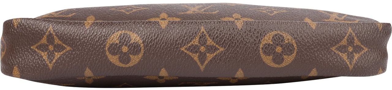 Louis Vuitton Louis Vuittonn Canvas Monogram Pochette Accessoire Handbag Bruin