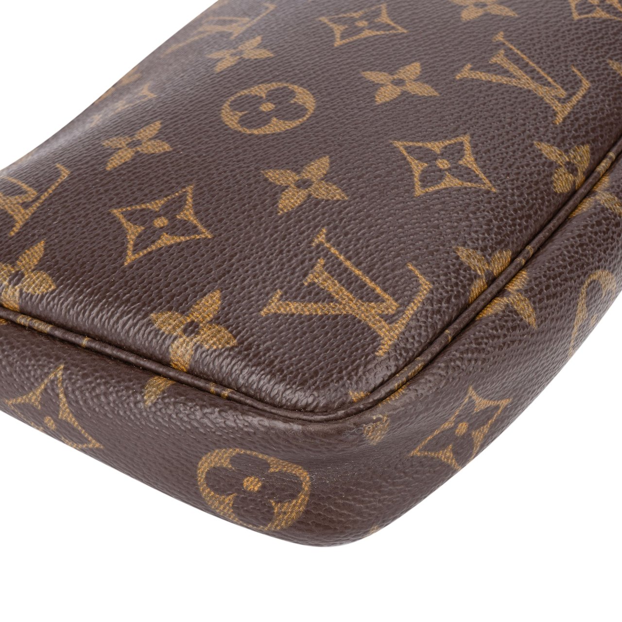 Louis Vuitton Louis Vuitton Canvas Monogram Pochette Accessoire Handbag Bruin