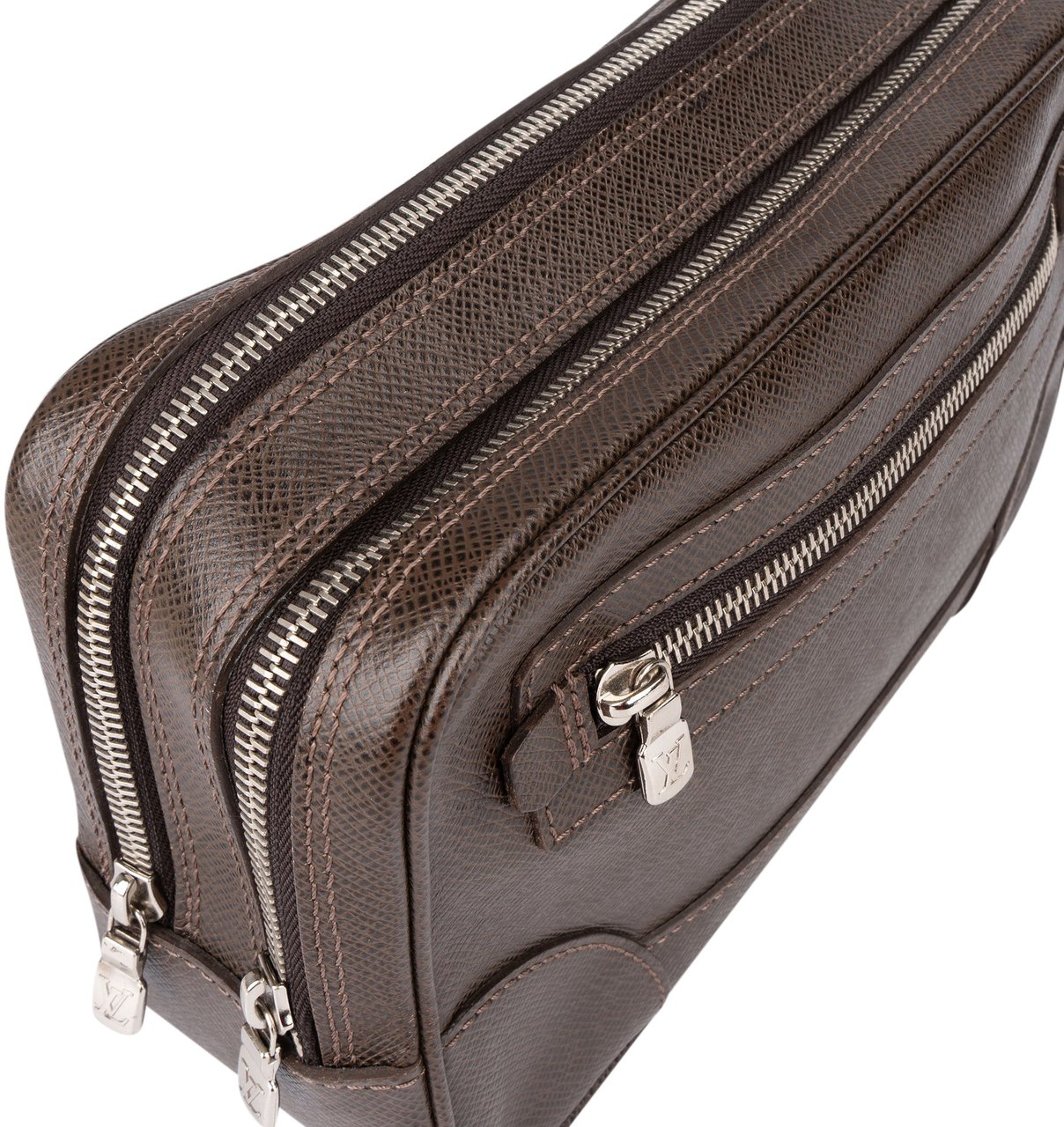 Louis Vuitton Louis Vuitton Brown Taiga Leather Pavel Clutch Bruin