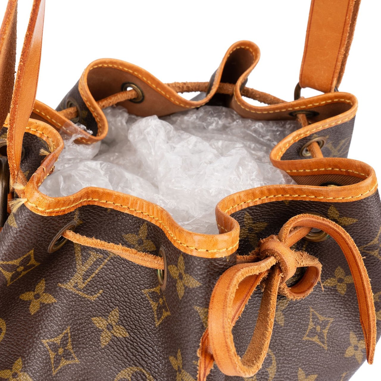 Louis Vuitton Monogram Canvas Sac Noé Grande Shoulder Bag Bruin