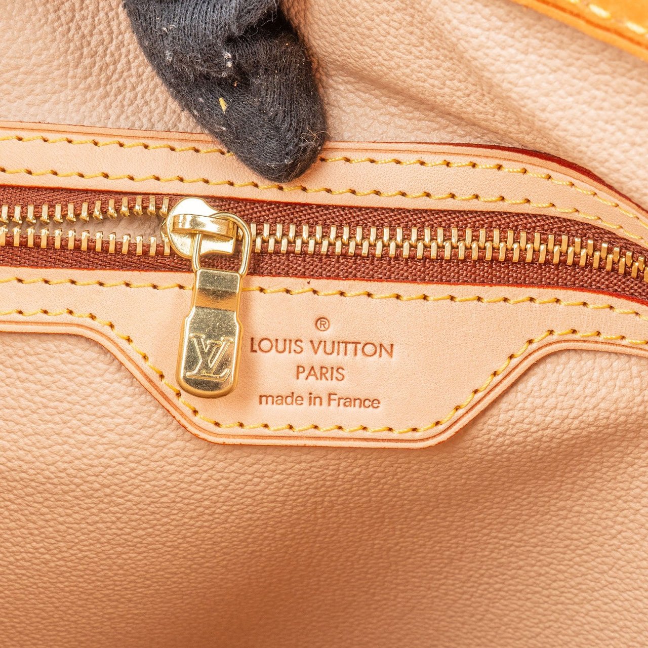 Louis Vuitton Monogram Canvas Bucket GM Shoulder Bag Bruin