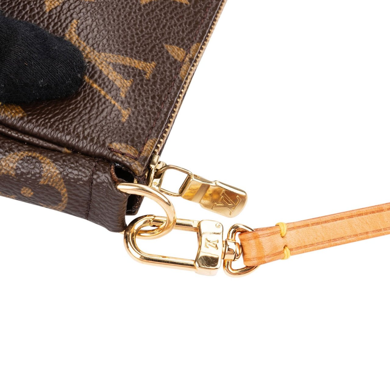 Louis Vuitton Monogram Canvas Pochette Accessoires Handbag Bruin