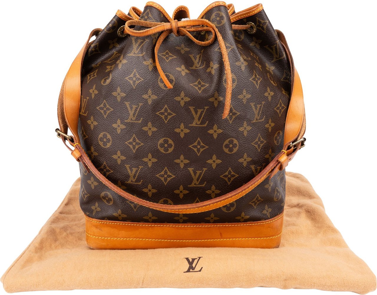 Louis Vuitton Monogram Canvas Sac Noé Grande Shoulder Bag Bruin