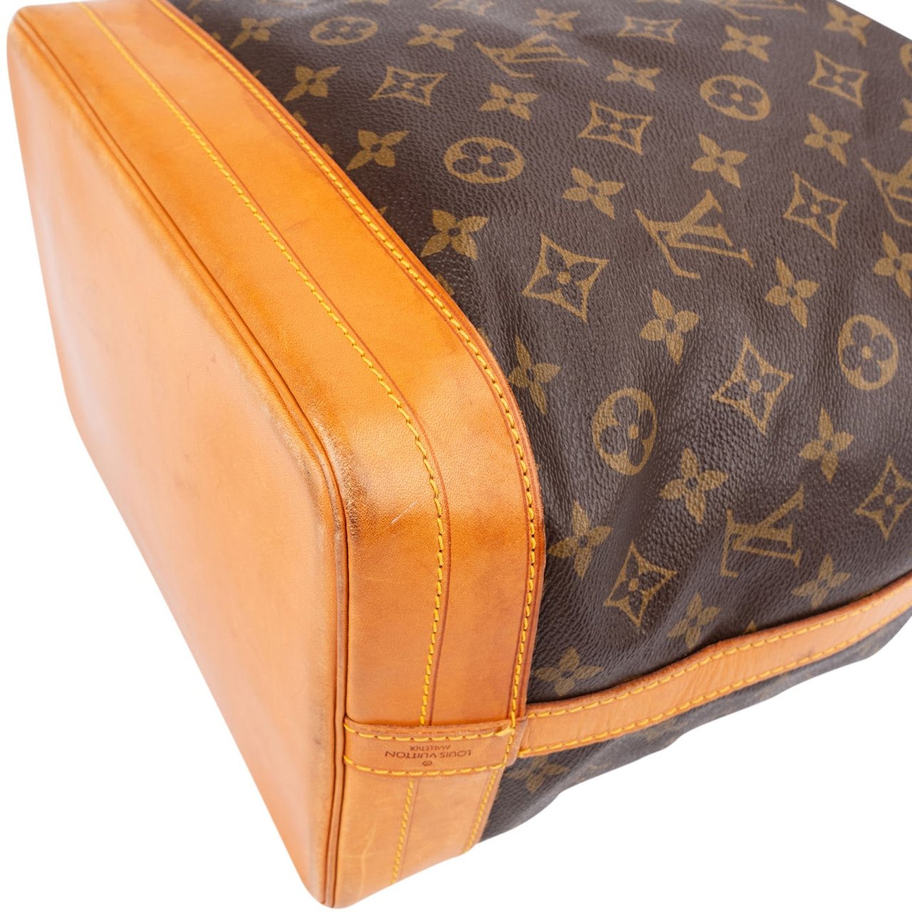 Louis Vuitton Monogram Canvas Sac Noé Grande Shoulder Bag Bruin