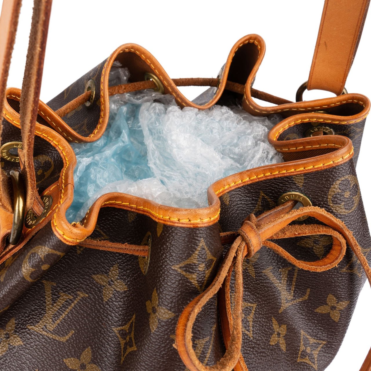 Louis Vuitton Monogram Canvas Sac Noé Grande Shoulder Bag Bruin