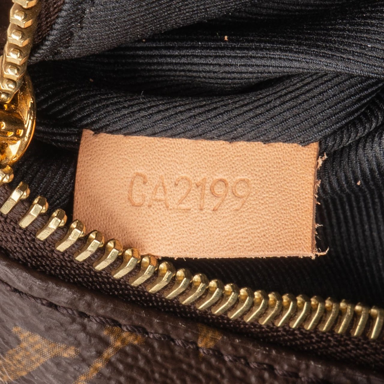 Louis Vuitton Monogram Canvas Bumbag Crossbody Bag Bruin
