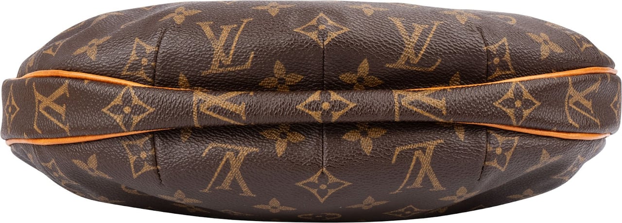 Louis Vuitton Monogram Canvas Croissant MM Shoulder Bag Bruin
