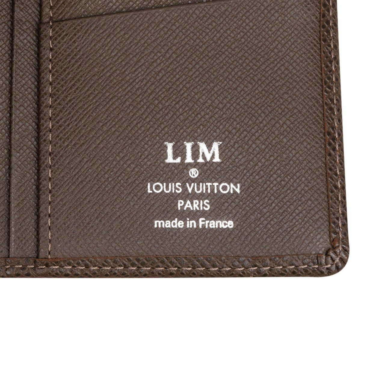 Louis Vuitton Brun Taiga Leather Brazza Wallet Bruin
