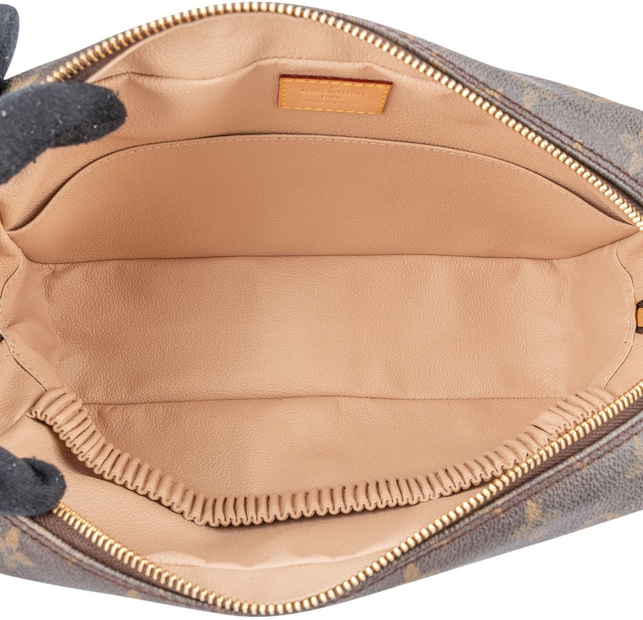 Louis Vuitton Monogram Canvas Trousse Toilette 28 Clutch Bruin