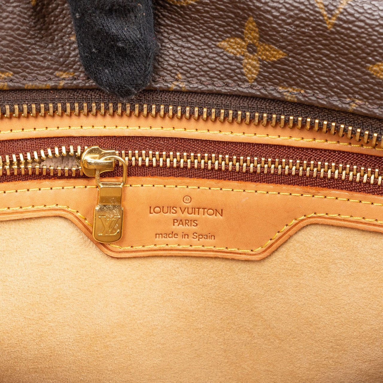 Louis Vuitton Monogram Canvas Luco Shoulder Bag Bruin