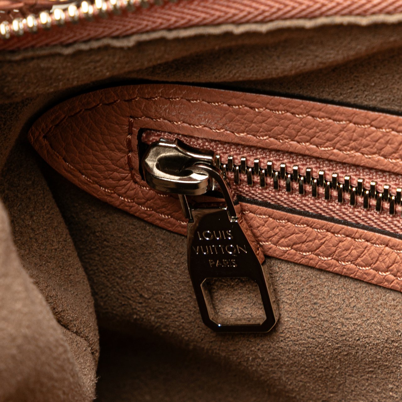 Louis Vuitton Monogram Mahina Selene PM Roze