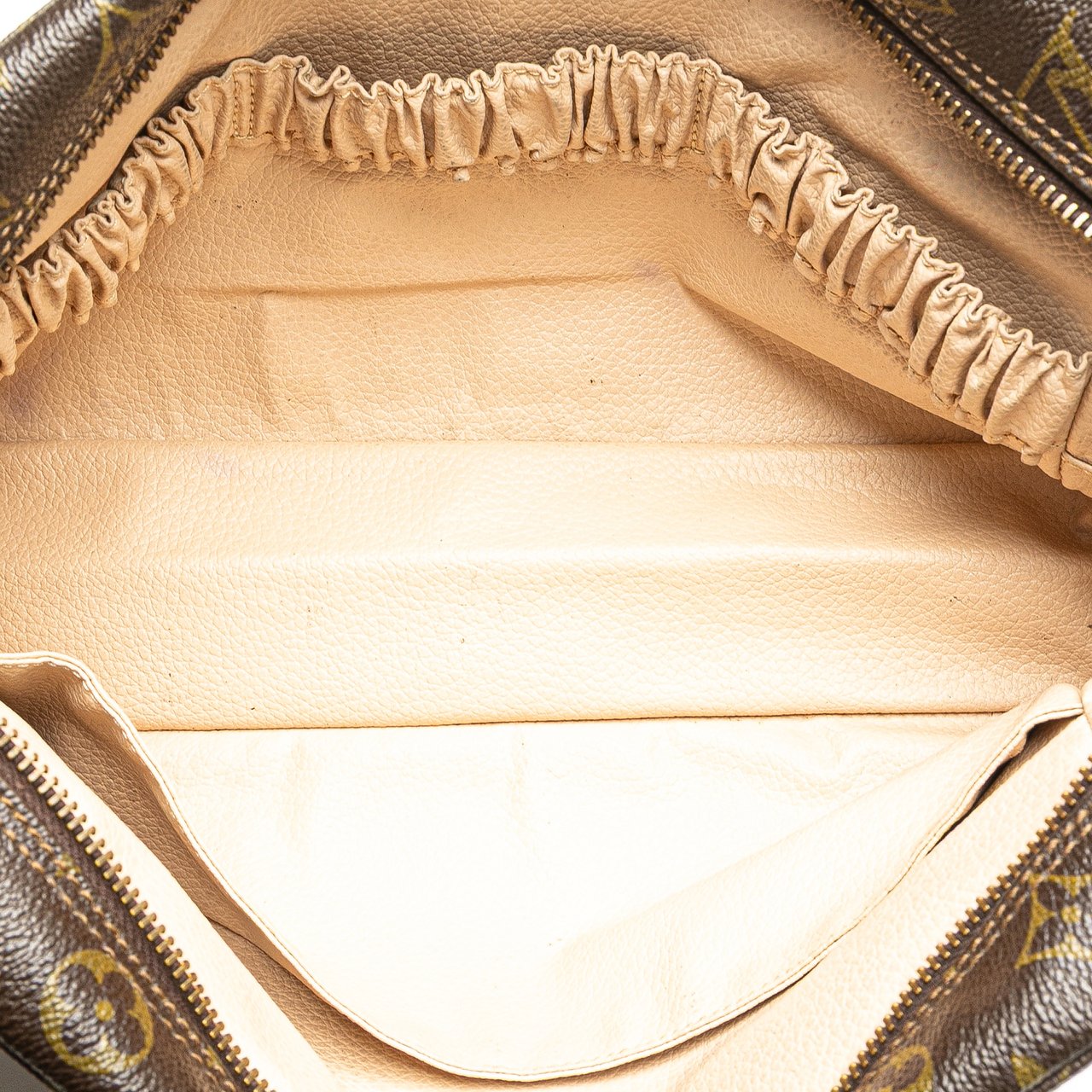 Louis Vuitton Monogram Trousse Toilette 28 Bruin