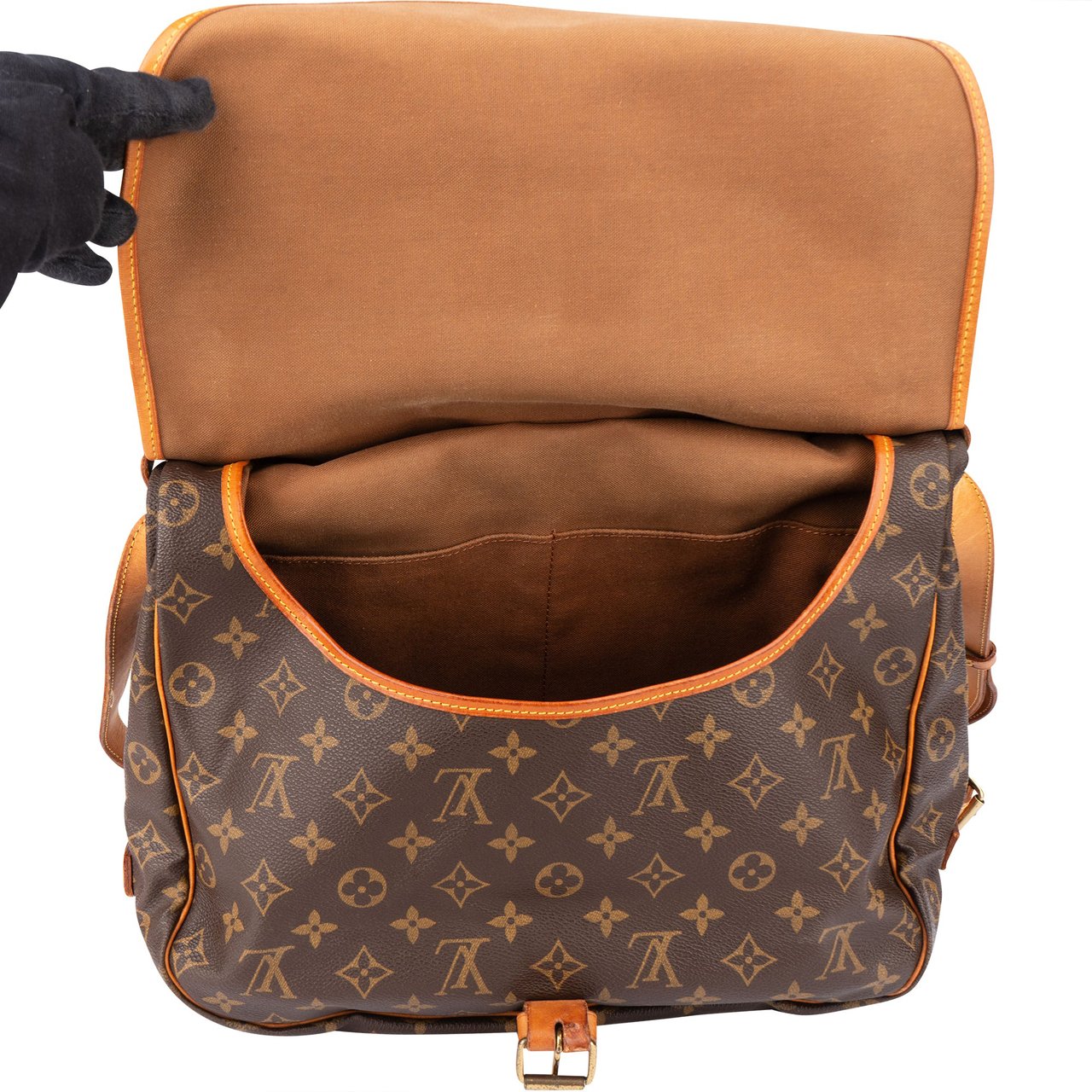 Louis Vuitton Louis Vuitton Canvas Monogram Saumur 35 Crossbody Bag Bruin