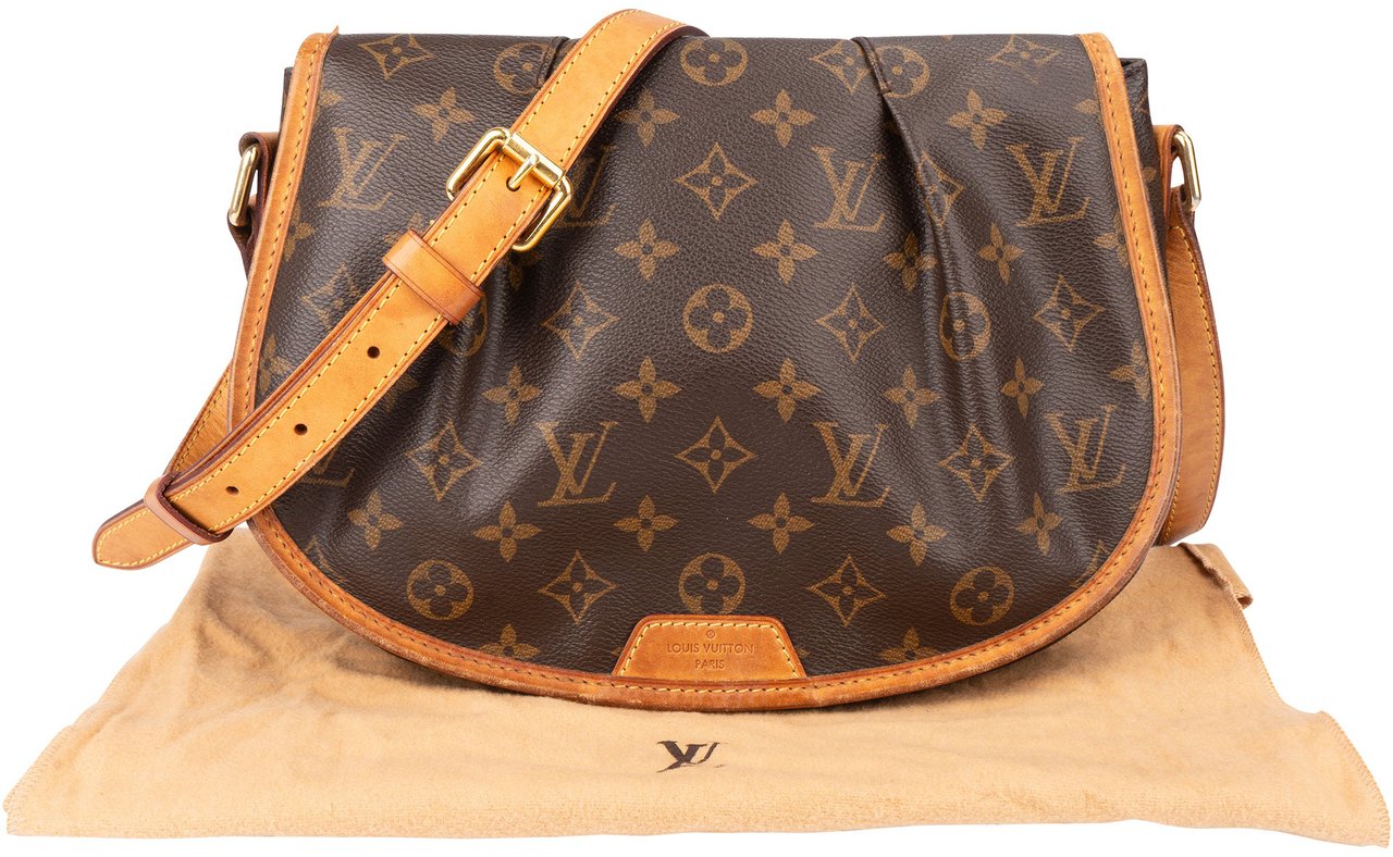 Louis Vuitton Louis Vuitton Canvas Monogram Menilmontant PM Crossbody Bag Bruin