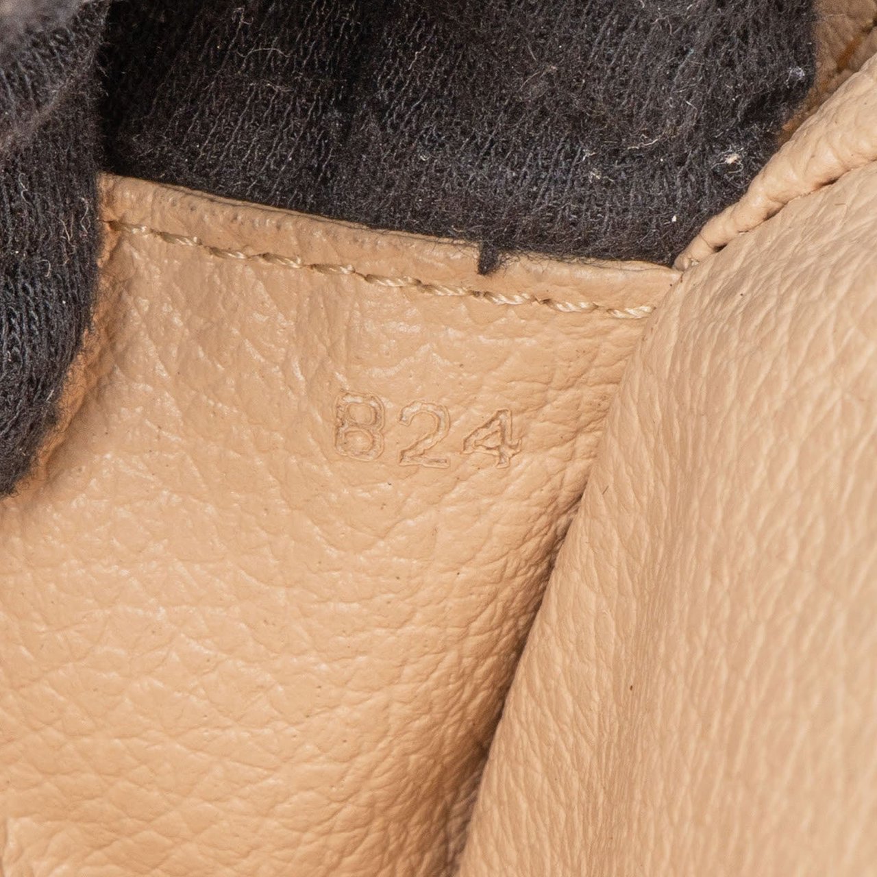 Louis Vuitton Monogram Canvas Trousse Toilette 28 Clutch Bruin
