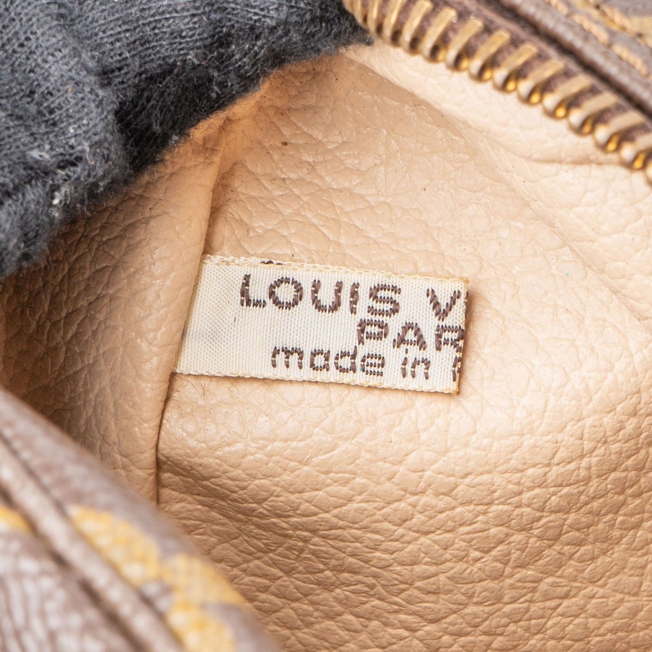 Louis Vuitton Monogram Canvas Trousse Toilette 28 Clutch Bruin