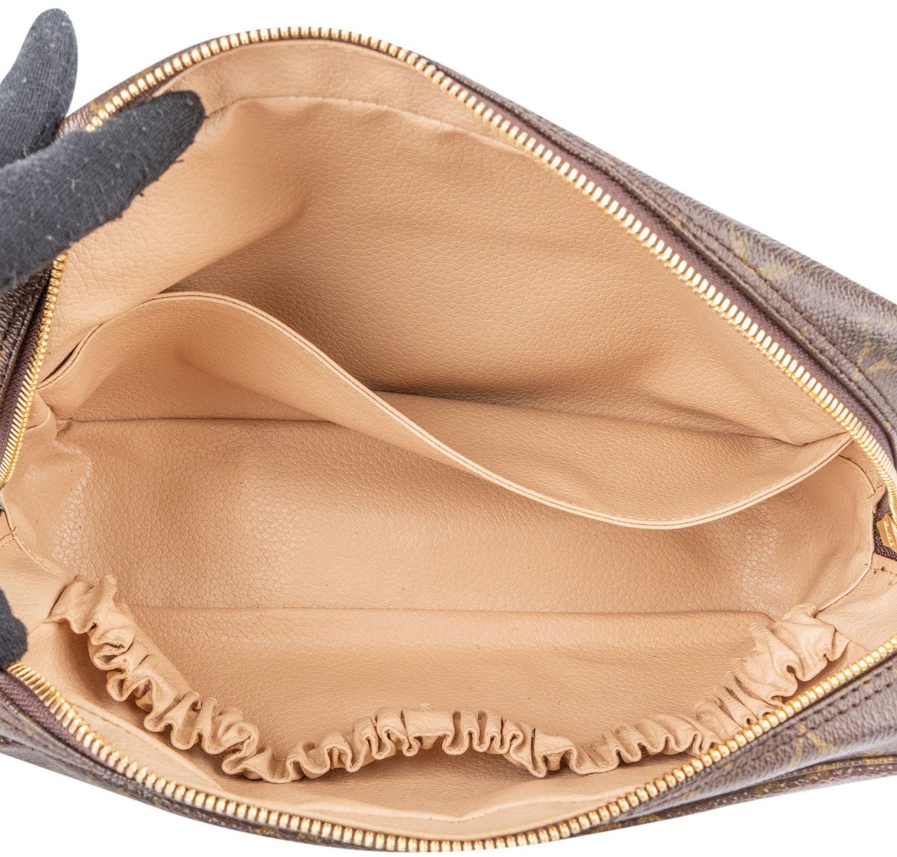 Louis Vuitton Monogram Canvas Trousse Toilette 28 Clutch Bruin