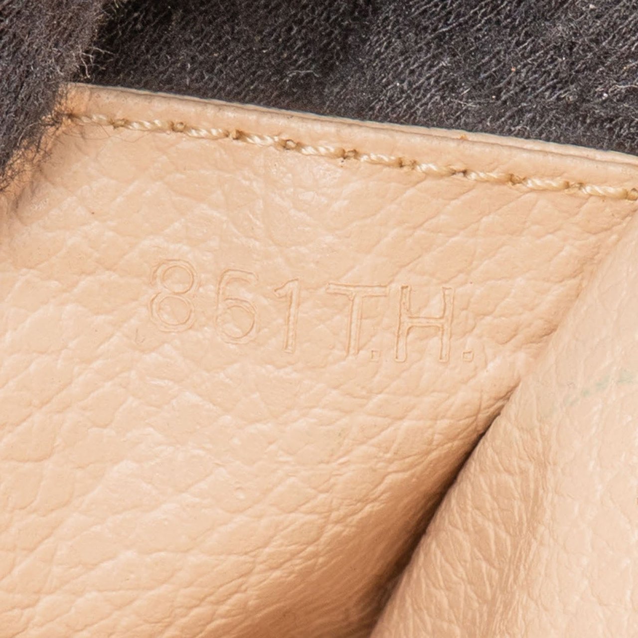 Louis Vuitton Monogram Canvas Trousse Toilette 28 Clutch Bruin