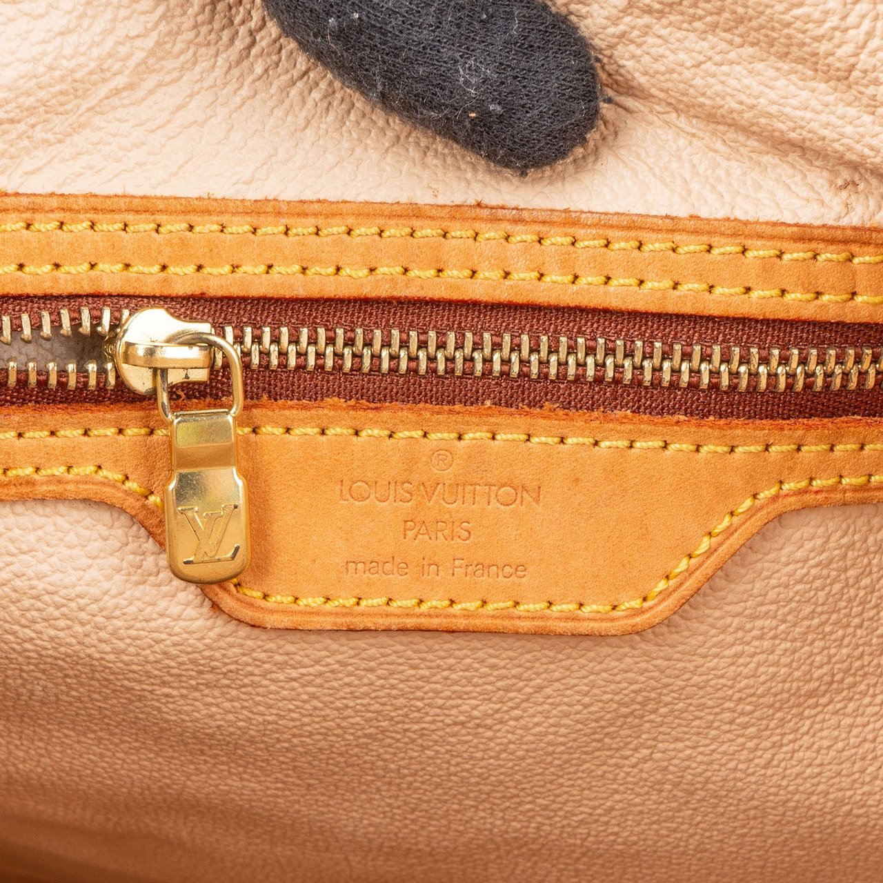 Louis Vuitton Monogram Canvas Bucket GM Shoulder Bag Bruin